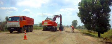 Начался долгожданный ремонт дороги. Смотрите видео, звука нет.